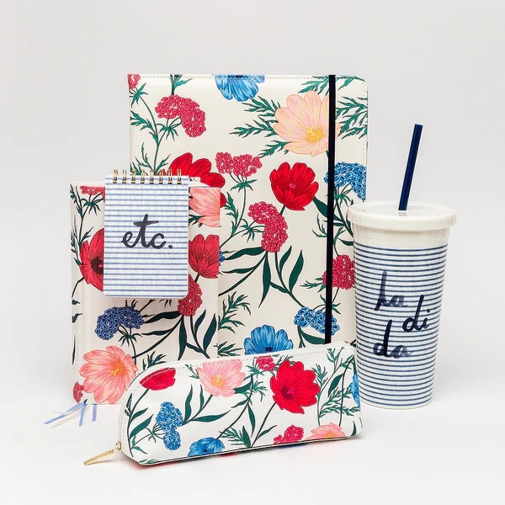 Final 🌻 
Kate Spade ~ La Di Da Tumbler